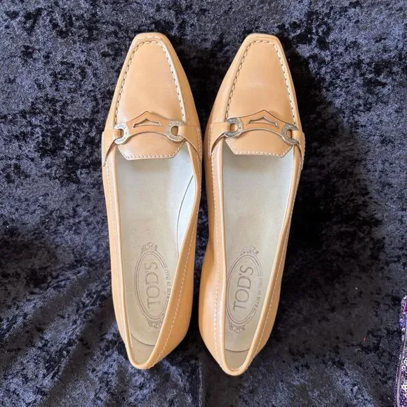 Tod’s Beige Size 7 Loafers - Picture 1 of 8